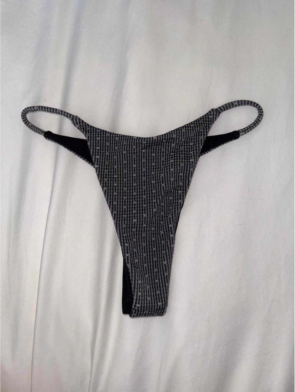 Wanita Thong Bikini Bottom Size Small